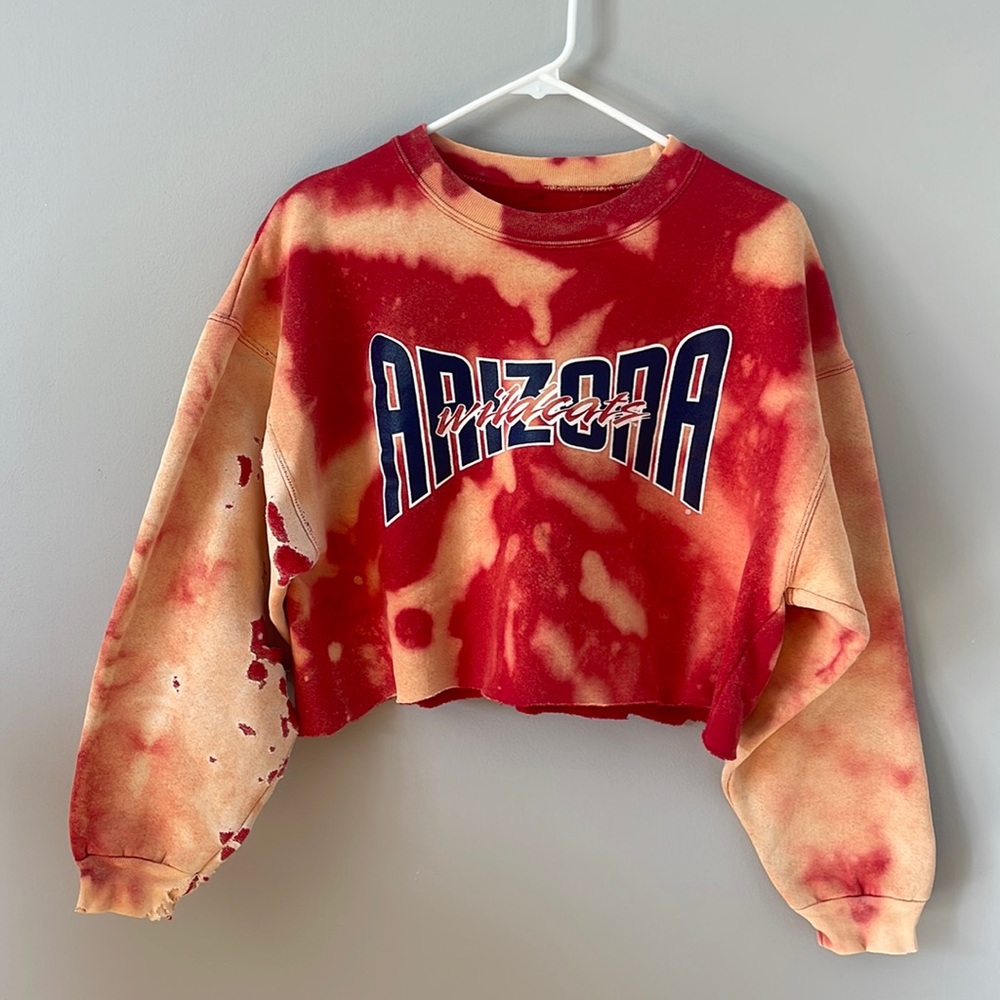 University of Arizona Wildcats cropped tie-dyed sweatshirt